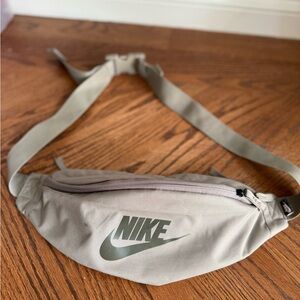 Nike crossbody or fanny pack